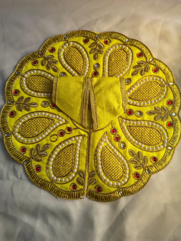 Yellow majesty poshak