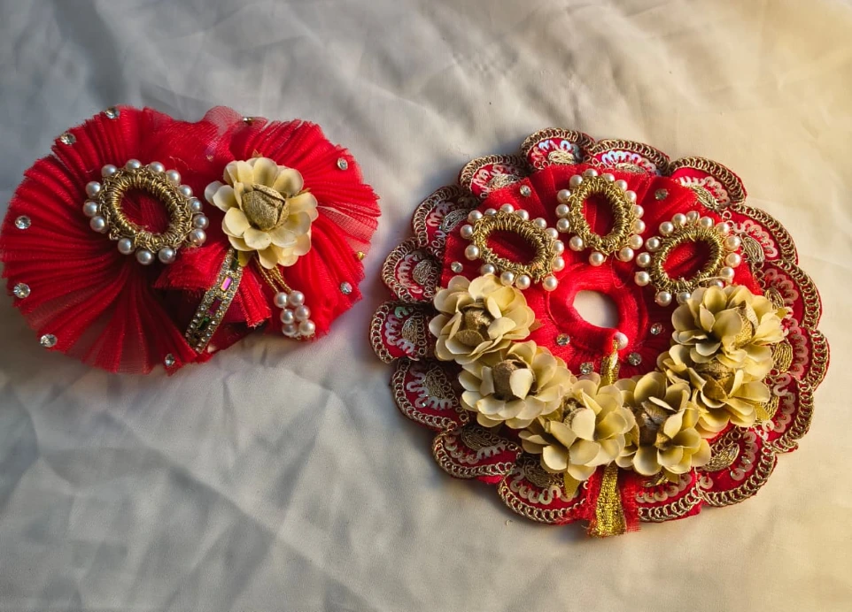 Red luxe poshak